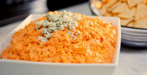 https://hamptonstohollywood.com/kyle-langan/easiest-low-carb-buffalo-chicken-dip/