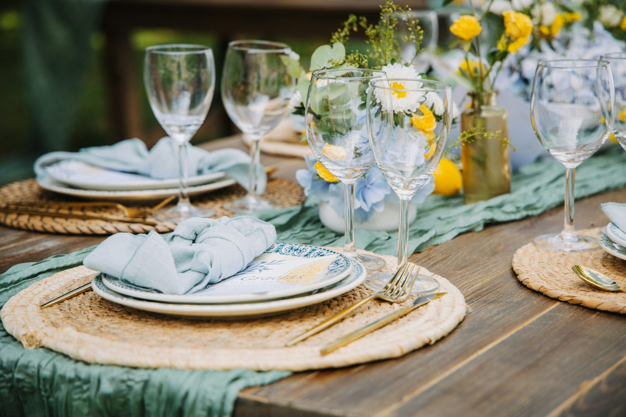 summer dinner party etiquette